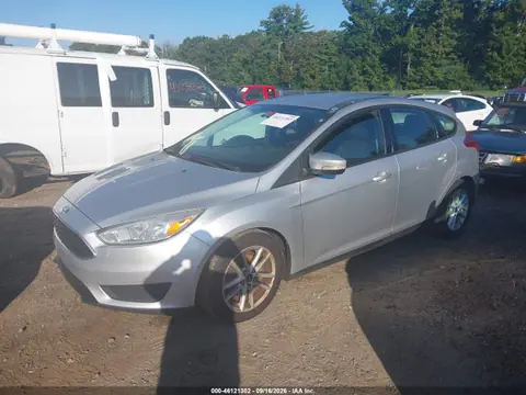 2017 Ford FOCUS SE VIN 1FADP3K21HL281058 фото 2