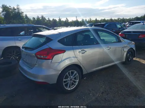 2017 Ford FOCUS SE VIN 1FADP3K21HL281058 фото 4