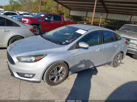 2017 Ford FOCUS SE VIN 1FADP3FE3HL303906 фото 2