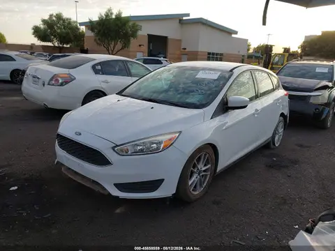 2018 Ford FOCUS SE VIN 1FADP3K20JL261230 фото 2
