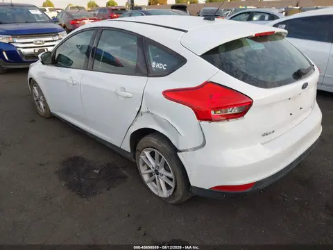 2018 Ford FOCUS SE VIN 1FADP3K20JL261230 фото 3
