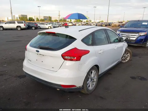 2018 Ford FOCUS SE VIN 1FADP3K20JL261230 фото 4