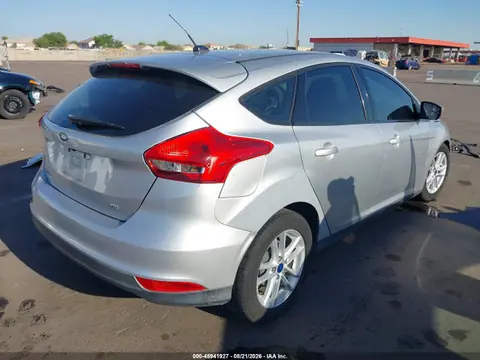 2018 Ford FOCUS SE VIN 1FADP3K29JL303037 фото 4