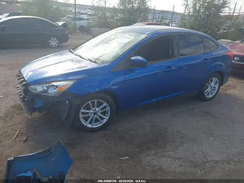 2018 Ford FOCUS SE VIN 1FADP3F26JL329069 фото 2