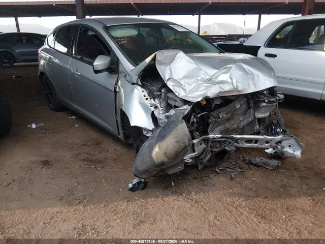 2018 Ford FOCUS SE VIN 1FADP3K27JL326686 фото 1