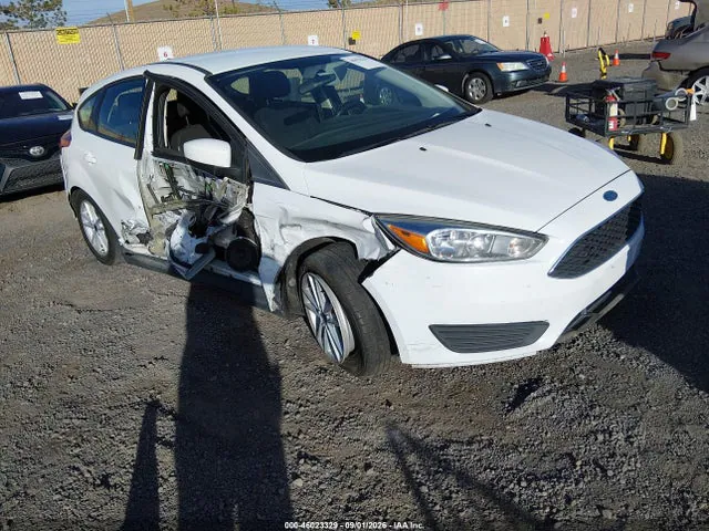 2018 Ford FOCUS SE VIN 1FADP3K27JL272497 фото 1