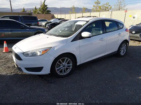 2018 Ford FOCUS SE VIN 1FADP3K27JL272497 фото 2