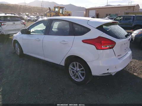 2018 Ford FOCUS SE VIN 1FADP3K27JL272497 фото 3