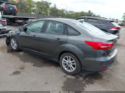 2018 Ford FOCUS SE VIN 1FADP3FE8JL246320 фото 3