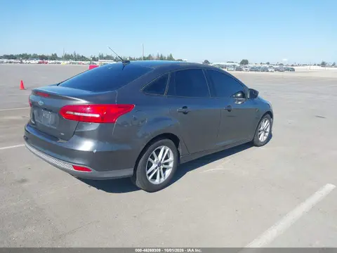 2018 Ford FOCUS SE VIN 1FADP3F22JL279688 фото 4