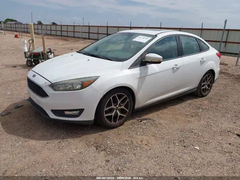 2017 Ford FOCUS SEL VIN 1FADP3H22HL244799 фото 2
