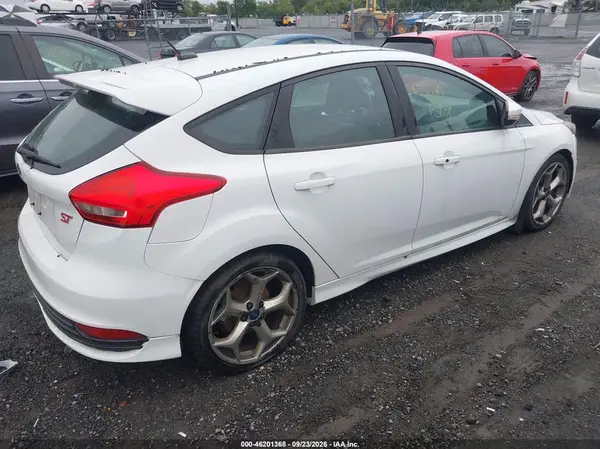 1FADP3L91GL250175 — 2016 Ford Focus ST, фото 4 с аукциона IAAI 13.10.2026, Естественный износ