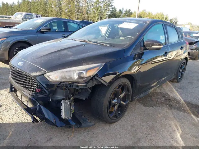 1FADP3L9XGL384666 — 2016 Ford Focus ST, фото 2 с аукциона IAAI 14.10.2026, Передняя часть слева