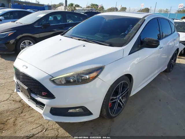 1FADP3L90HL296288 — 2017 Ford Focus ST, фото 2 с аукциона IAAI 30.09.2026, Правый бок