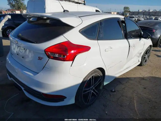 1FADP3L90HL296288 — 2017 Ford Focus ST, фото 4 с аукциона IAAI 30.09.2026, Правый бок