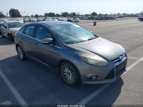 1FADP3J20EL382573 — 2014 Ford Focus Titanium, Задняя часть (Rear), фото до ремонта