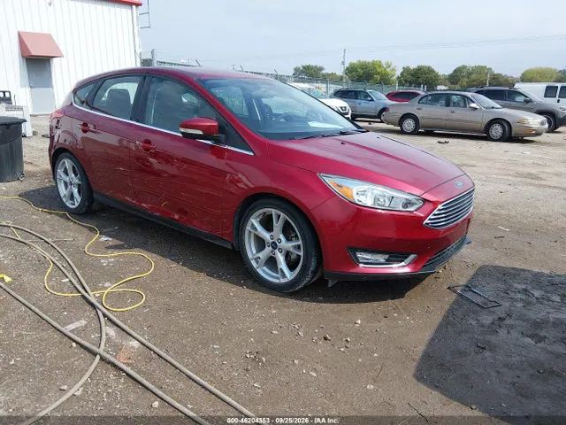 2016 Ford Focus Titanium VIN 1FADP3N25GL319126 фото 1