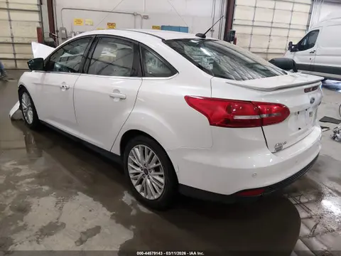 2018 Ford Focus Titanium VIN 1FADP3J28JL281128 фото 3