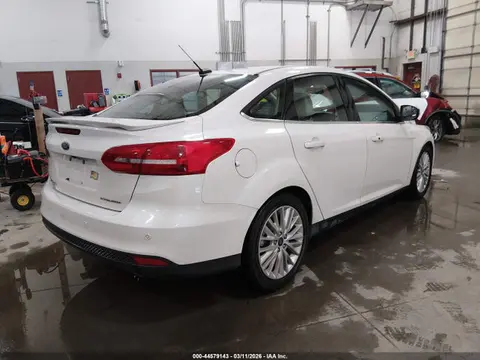 2018 Ford Focus Titanium VIN 1FADP3J28JL281128 фото 4