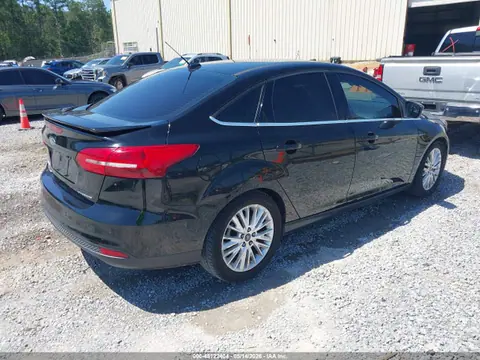 2018 Ford Focus Titanium VIN 1FADP3J27JL202015 фото 4