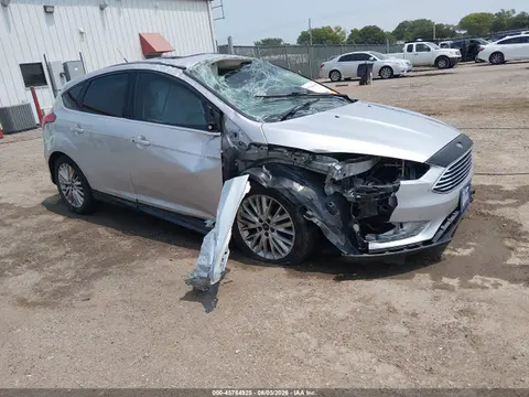 1FADP3N28JL296254 — 2018 Ford Focus Titanium, Опрокидывание (Rollover), фото до ремонта