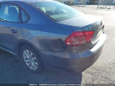 2013 Volkswagen Passat S VIN 1VWAH7A39DC004192 фото 4