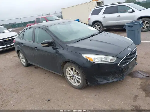 1FADP3F28GL238376 Ford Focus 2016 — повреждение Град, фото до ремонта