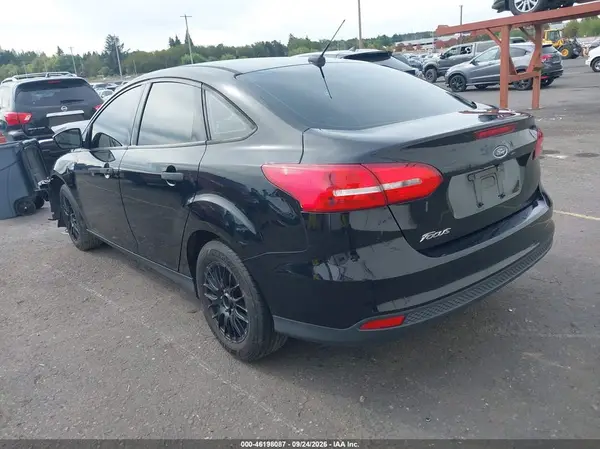 1FADP3E20GL247154 — 2016 Ford Focus, фото 3 с аукциона IAAI, Передняя часть