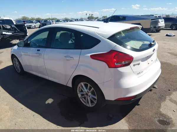 1FADP3K25GL391576 — 2016 Ford Focus, фото 3 с аукциона IAAI, Правый бок