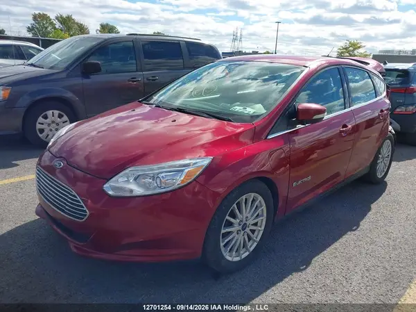 1FADP3R48HL300910 — 2017 Ford Focus, фото 2 с аукциона IAAI 29.09.2026, Задняя часть