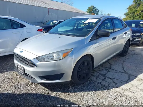 1FADP3E25HL332086 — 2017 Ford Focus, фото 2 с аукциона IAAI, Подтопление