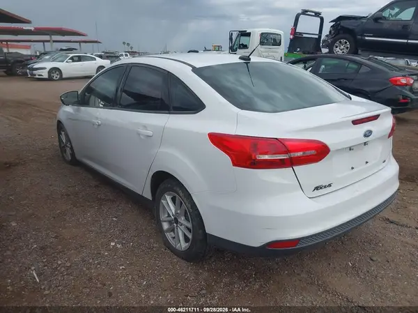 1FADP3F24HL277600 — 2017 Ford Focus, фото 3 с аукциона IAAI, Не указано