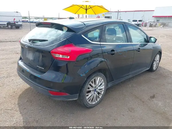 1FADP3N29HL220195 — 2017 Ford Focus, фото 4 с аукциона IAAI, Левый бок