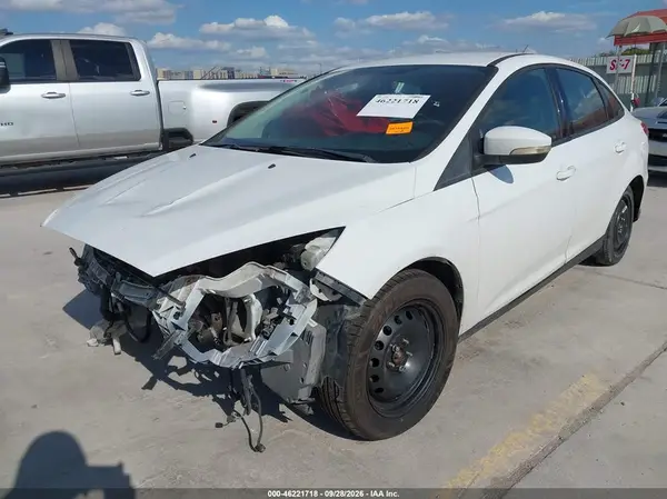 1FADP3F23HL217338 — 2017 Ford Focus, фото 2 с аукциона IAAI, Передняя часть