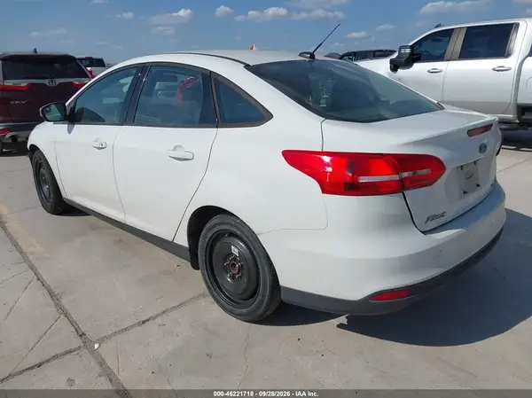 1FADP3F23HL217338 — 2017 Ford Focus, фото 3 с аукциона IAAI, Передняя часть