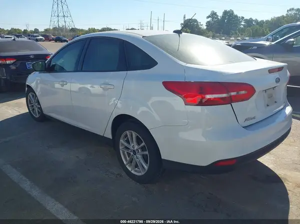 1FADP3F23HL337429 — 2017 Ford Focus, фото 3 с аукциона IAAI, Передняя часть