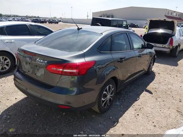 1FADP3E28HL253902 — 2017 Ford Focus, фото 4 с аукциона IAAI 09.10.2026, Естественный износ