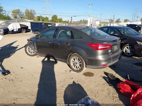 1FADP3F23HL298924 — 2017 Ford Focus, фото 3 с аукциона IAAI, Передняя часть