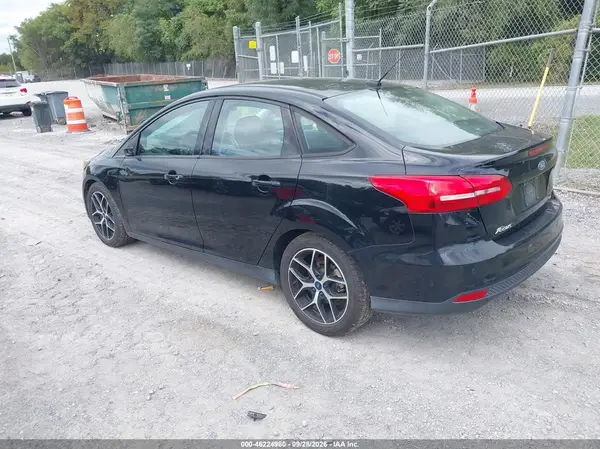 1FADP3H27HL337396 — 2017 Ford Focus, фото 3 с аукциона IAAI, Передняя часть