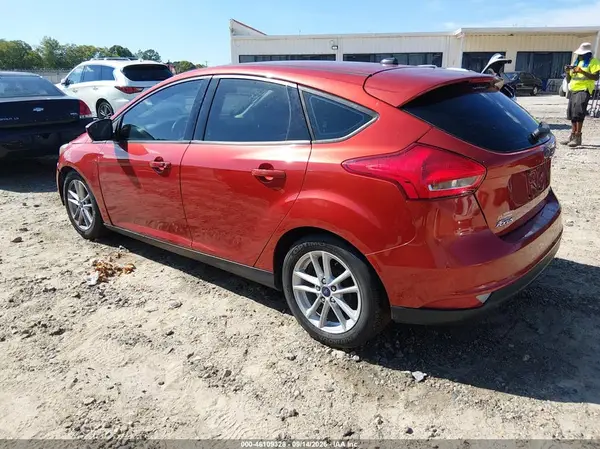 1FADP3K24JL243121 — 2018 Ford Focus, фото 3 с аукциона IAAI 08.10.2026, Естественный износ
