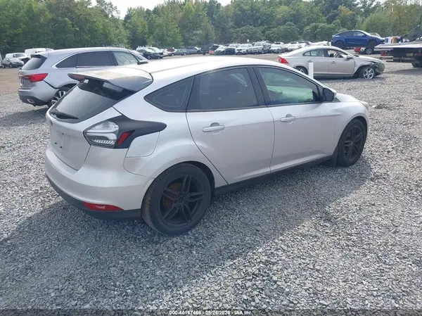1FADP3K21JL219262 — 2018 Ford Focus, фото 4 с аукциона IAAI 30.09.2026, Естественный износ