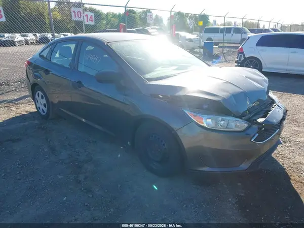 1FADP3E25JL318565 — 2018 Ford Focus, Передняя часть (Front End), фото до ремонта