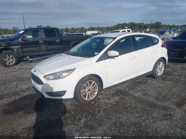 1FADP3K21JL206348 — 2018 Ford Focus, фото 2 с аукциона IAAI, Естественный износ