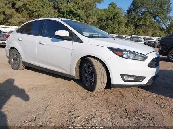 1FADP3F24JL216687 — 2018 Ford Focus, Передняя часть слева (Left Front), фото до ремонта