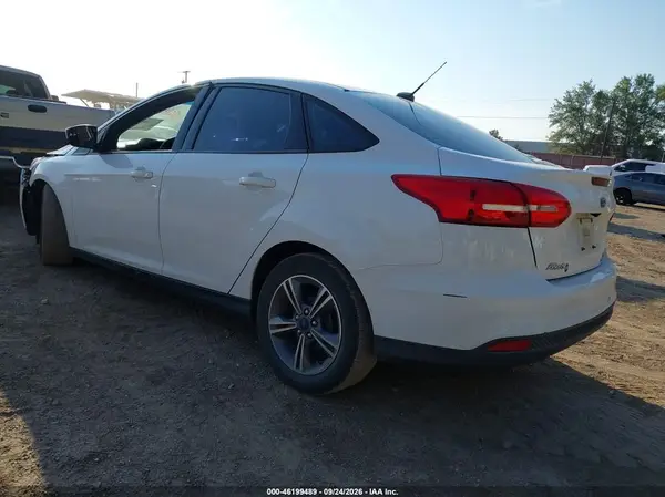 1FADP3F24JL216687 — 2018 Ford Focus, фото 3 с аукциона IAAI, Передняя часть слева