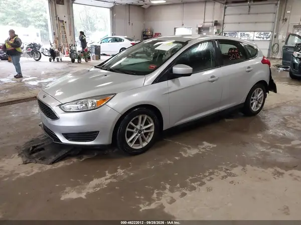 1FADP3K26JL237580 — 2018 Ford Focus, фото 2 с аукциона IAAI, Задняя часть