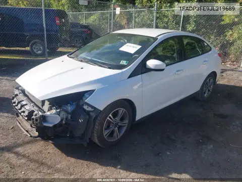 2018 Ford Focus Se VIN 1FADP3FE9JL219689 фото 3