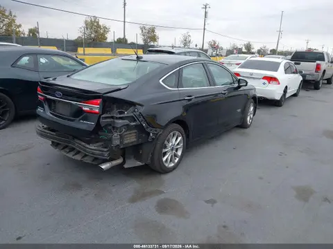 2017 Ford Fusion Energi Platinum VIN 3FA6P0SU2HR350933 фото 4