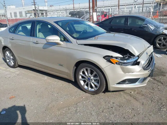 3FA6P0PU3JR111390 — 2018 Ford Fusion Energi SE Luxury, Передняя часть (Front End), фото до ремонта