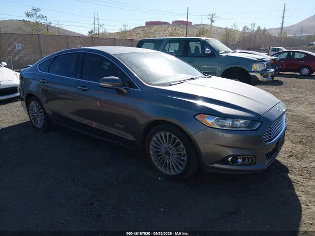2014 Ford Fusion Energi Titanium VIN 3FA6P0SU3ER112164 фото 1